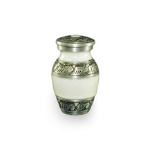 Load image into Gallery viewer, PINDO locket

